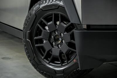 2024 Tesla Cybertruck   - Photo 4 - Joliet, IL 60435