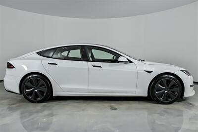 2022 Tesla Model S -WHITE ON WHITE!   - Photo 14 - Joliet, IL 60435