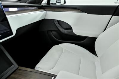 2022 Tesla Model S -WHITE ON WHITE!   - Photo 38 - Joliet, IL 60435