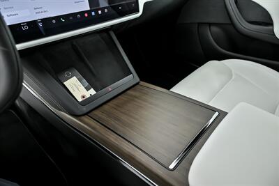 2022 Tesla Model S -WHITE ON WHITE!   - Photo 37 - Joliet, IL 60435