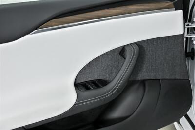 2022 Tesla Model S -WHITE ON WHITE!   - Photo 18 - Joliet, IL 60435