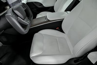 2022 Tesla Model S -WHITE ON WHITE!   - Photo 20 - Joliet, IL 60435
