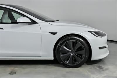 2022 Tesla Model S -WHITE ON WHITE!   - Photo 15 - Joliet, IL 60435