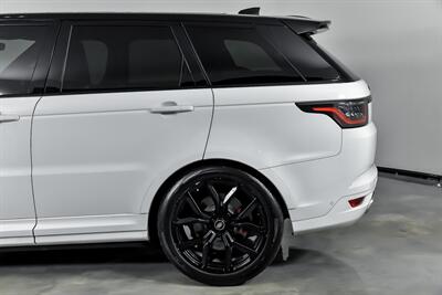 2018 Land Rover Range Rover Sport SVR   - Photo 9 - Joliet, IL 60435