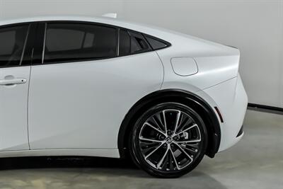 2023 Toyota Prius LE   - Photo 8 - Joliet, IL 60435