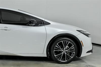 2023 Toyota Prius LE   - Photo 14 - Joliet, IL 60435