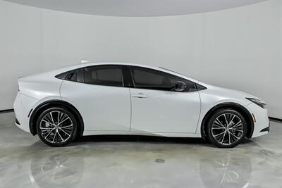 2023 Toyota Prius LE   - Photo 15 - Joliet, IL 60435