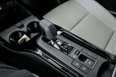 2023 Toyota Prius LE   - Photo 33 - Joliet, IL 60435