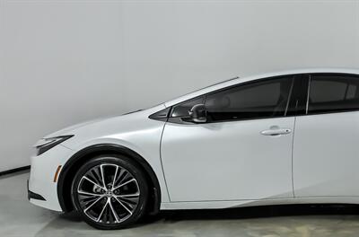 2023 Toyota Prius LE   - Photo 6 - Joliet, IL 60435