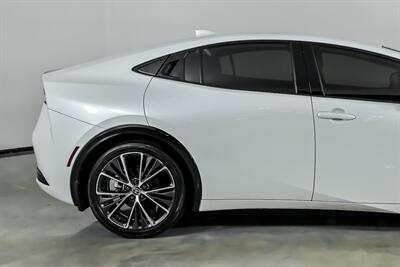 2023 Toyota Prius LE   - Photo 13 - Joliet, IL 60435