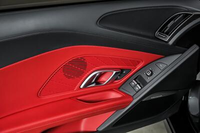 2017 Audi R8 5.2 quattro V10 Plus-EXHAUST-CARBON WING! - Photo 20 - Joliet, IL 60435