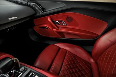 2017 Audi R8 5.2 quattro V10 Plus-EXHAUST-CARBON WING! - Photo 37 - Joliet, IL 60435