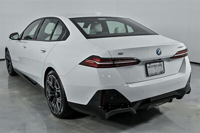 2025 BMW i5 xDrive40   - Photo 10 - Joliet, IL 60435