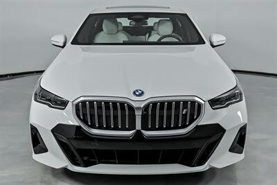 2025 BMW i5 xDrive40   - Photo 5 - Joliet, IL 60435