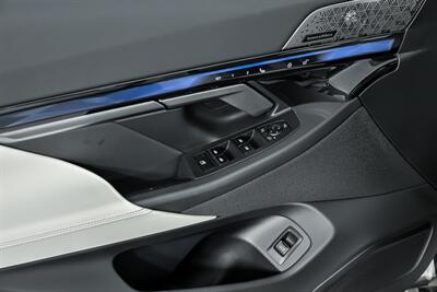 2025 BMW i5 xDrive40   - Photo 18 - Joliet, IL 60435