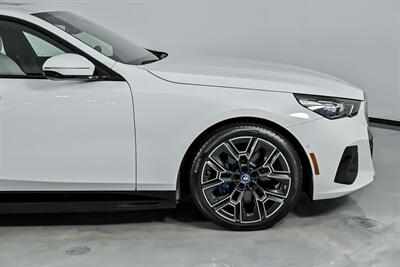 2025 BMW i5 xDrive40   - Photo 15 - Joliet, IL 60435