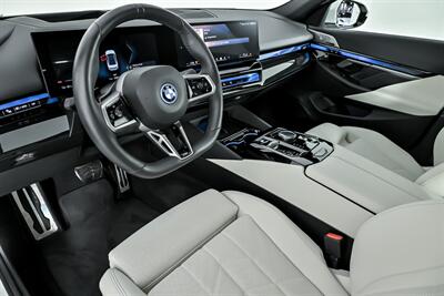 2025 BMW i5 xDrive40   - Photo 21 - Joliet, IL 60435