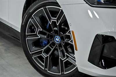 2025 BMW i5 xDrive40   - Photo 4 - Joliet, IL 60435