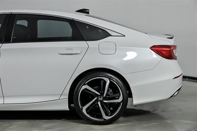 2021 Honda Accord Sport   - Photo 9 - Joliet, IL 60435