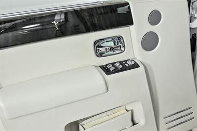 2013 Rolls-Royce Phantom -WHITE ON WHITE 4 SEATER-RARE!   - Photo 18 - Joliet, IL 60435