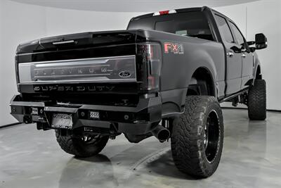 2018 Ford F-250 Super Duty Platinum   - Photo 12 - Joliet, IL 60435