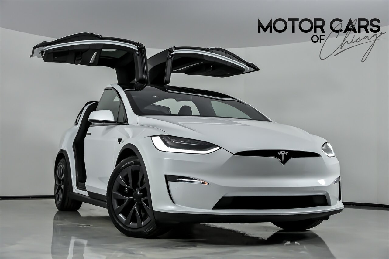 2023 Tesla Model X Plaid   - Photo 1 - Joliet, IL 60435