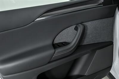 2023 Tesla Model X Plaid   - Photo 18 - Joliet, IL 60435