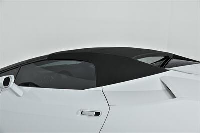 2023 Lamborghini Huracan EVO Spyder   - Photo 38 - Joliet, IL 60435
