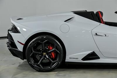 2023 Lamborghini Huracan EVO Spyder   - Photo 12 - Joliet, IL 60435