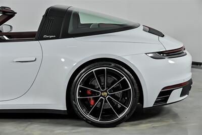 2022 Porsche 911 Targa 4S   - Photo 9 - Joliet, IL 60435