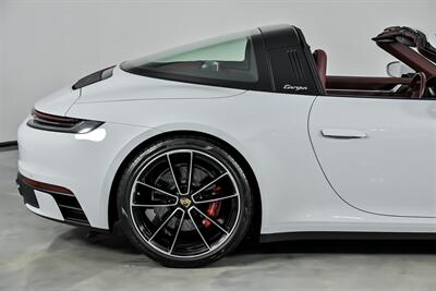 2022 Porsche 911 Targa 4S   - Photo 13 - Joliet, IL 60435