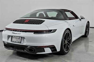 2022 Porsche 911 Targa 4S   - Photo 12 - Joliet, IL 60435
