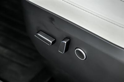 2023 Tesla Model X Plaid-WHITE GUTS-THIRD ROW!   - Photo 25 - Joliet, IL 60435