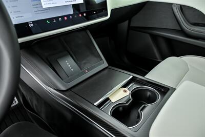 2023 Tesla Model X Plaid-WHITE GUTS-THIRD ROW!   - Photo 39 - Joliet, IL 60435