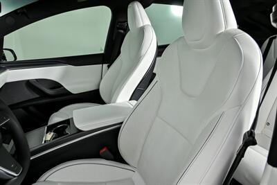 2023 Tesla Model X Plaid-WHITE GUTS-THIRD ROW!   - Photo 20 - Joliet, IL 60435