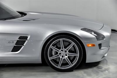 2011 Mercedes-Benz SLS AMG   - Photo 15 - Joliet, IL 60435