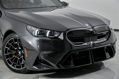 2025 BMW M5   - Photo 3 - Joliet, IL 60435