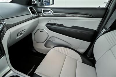 2021 Jeep Grand Cherokee Trackhawk-RARE OREO INTERIOR   - Photo 42 - Joliet, IL 60435
