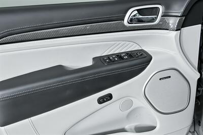 2021 Jeep Grand Cherokee Trackhawk-RARE OREO INTERIOR   - Photo 18 - Joliet, IL 60435