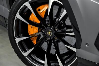2021 Lamborghini Urus   - Photo 4 - Joliet, IL 60435