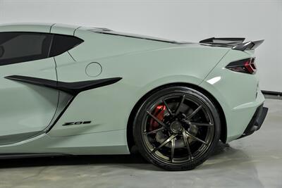 2024 Chevrolet Corvette Z06 3LZ   - Photo 9 - Joliet, IL 60435