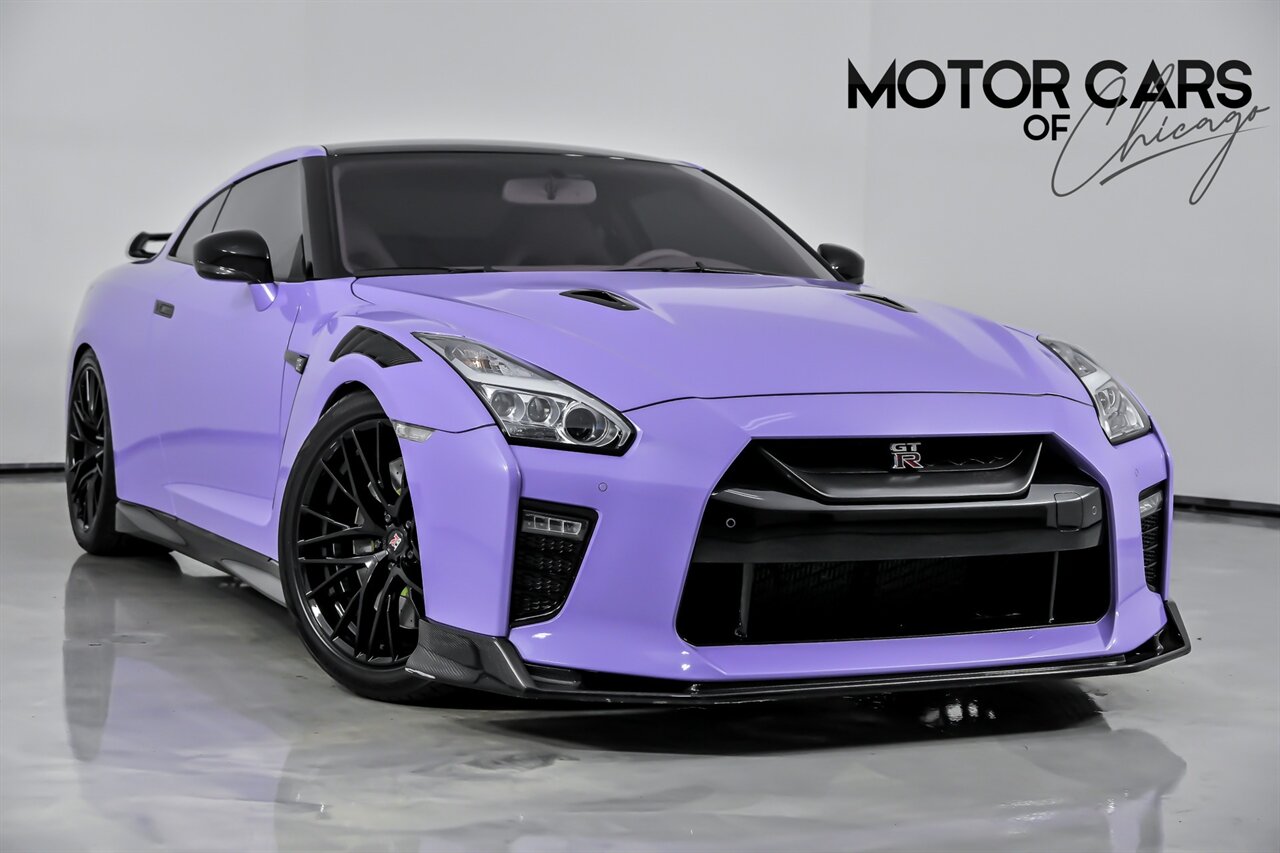 2020 Nissan GT-R Premium's photo