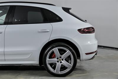 2016 Porsche Macan Turbo   - Photo 9 - Joliet, IL 60435