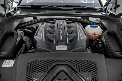 2016 Porsche Macan Turbo   - Photo 17 - Joliet, IL 60435
