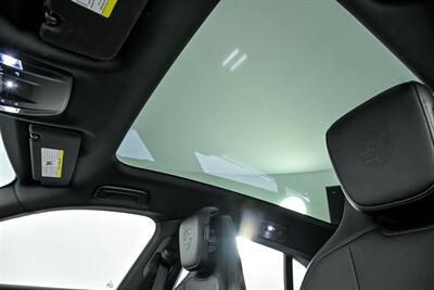 2022 Porsche Taycan 4S Cross Turismo   - Photo 23 - Joliet, IL 60435