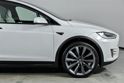 2018 Tesla Model X 75D - Photo 15 - Joliet, IL 60435