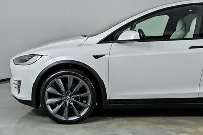 2018 Tesla Model X 75D - Photo 7 - Joliet, IL 60435
