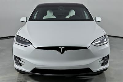 2018 Tesla Model X 75D - Photo 5 - Joliet, IL 60435