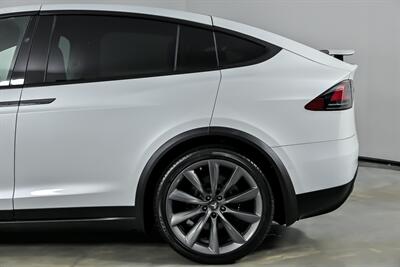 2018 Tesla Model X 75D - Photo 9 - Joliet, IL 60435