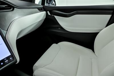 2018 Tesla Model X 75D - Photo 42 - Joliet, IL 60435